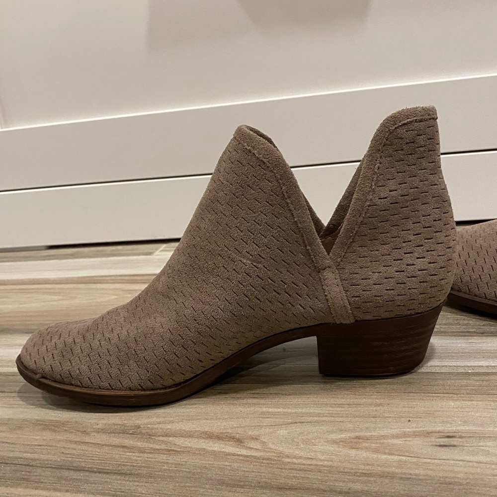 Lucky Brand Women’s Baley ankle boot -light brown, size 7.5